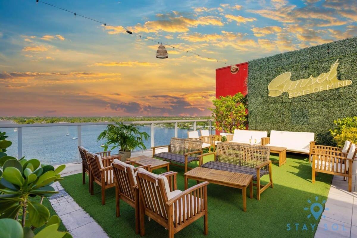 Rooftop Pool & Hot Tub - Gym - Hollywood Beach Exterior photo