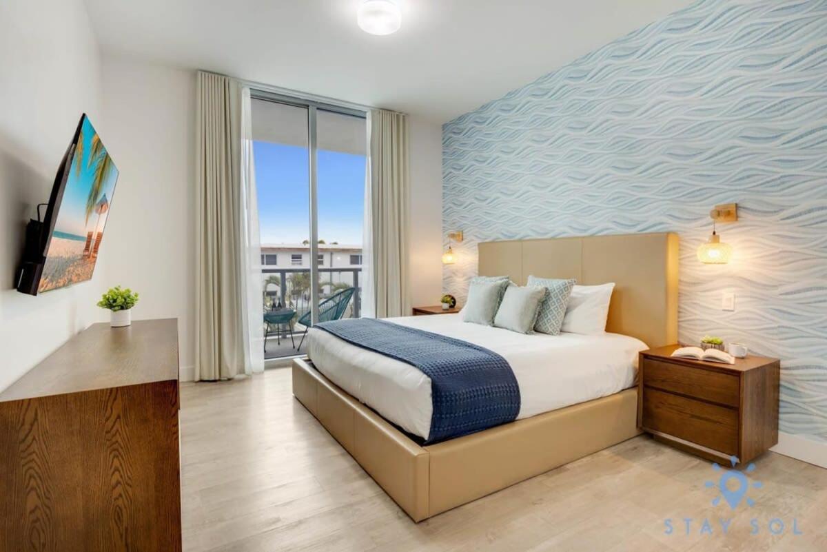 Rooftop Pool & Hot Tub - Gym - Hollywood Beach Exterior photo